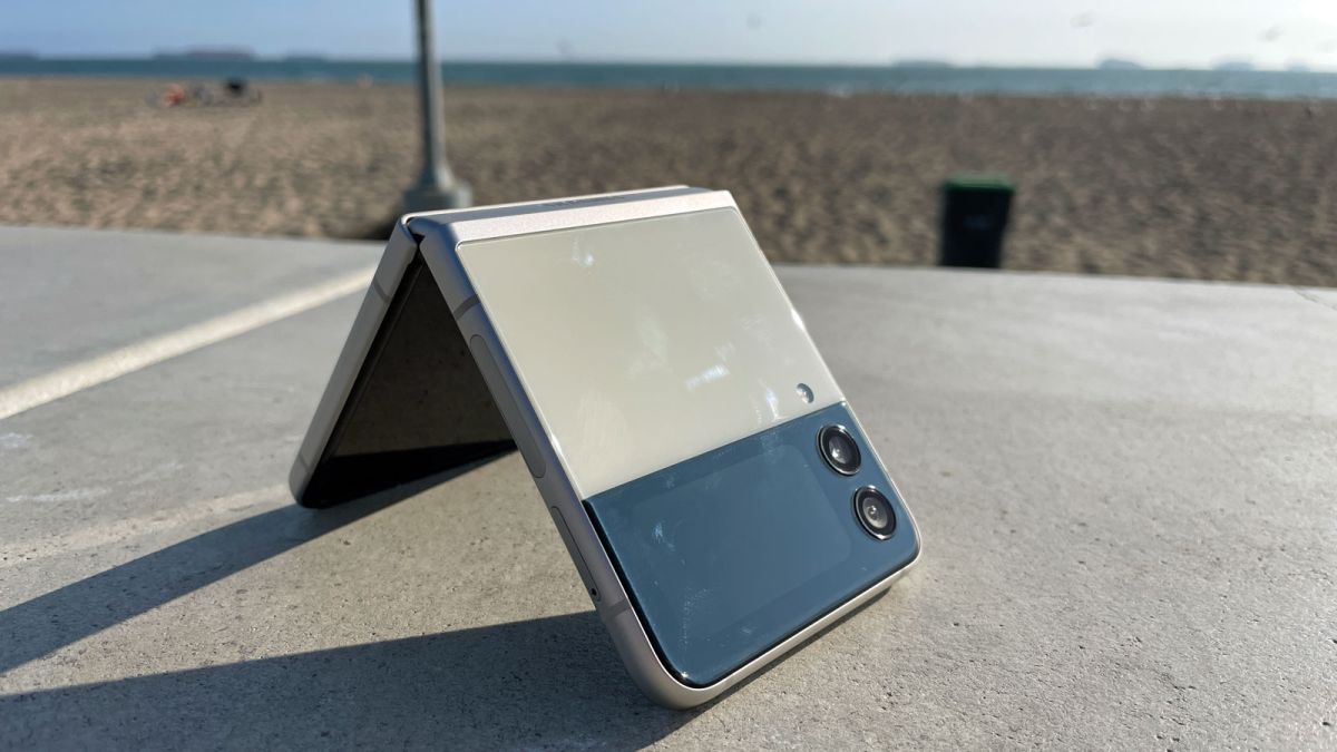 Điện thoại gập Galaxy Z Flip3